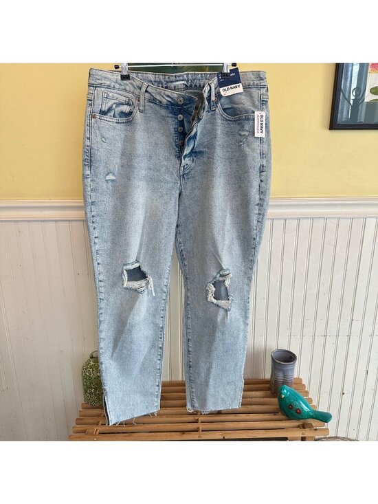 Old Navy Denim - Old Navy High-Rise O.G. Straight Ankle Distressed Light Wash Jeans Size 16